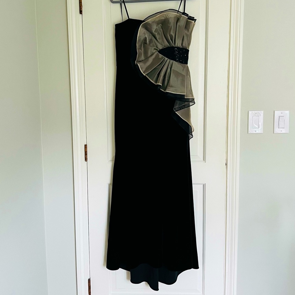 Women’s Dress 14